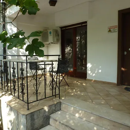 Semesterbostad Kosta's House *