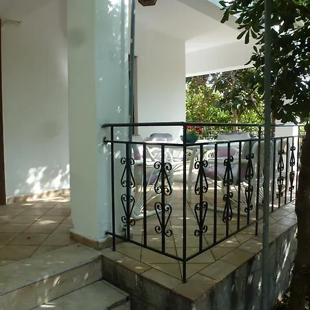 Kosta's House بيت للعطل *